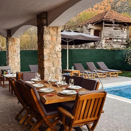 Villa Yaba 2 Villa