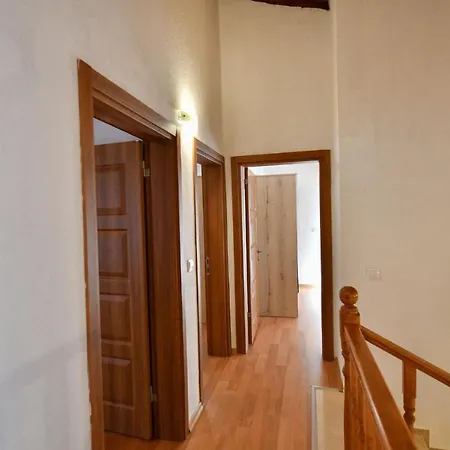 Villa Yaba 2 Villa *